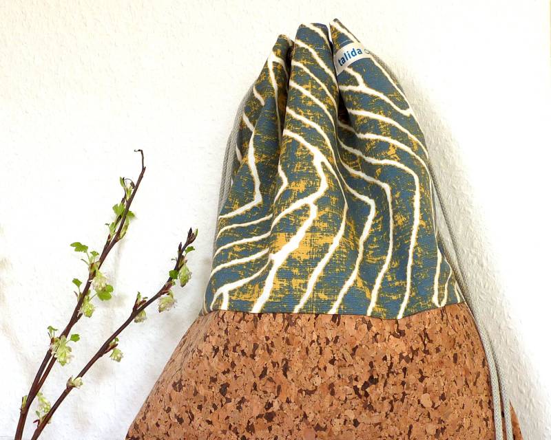 Kork Turnbeutel Innentasche Blattadern Grün Curry von TalidaStudio