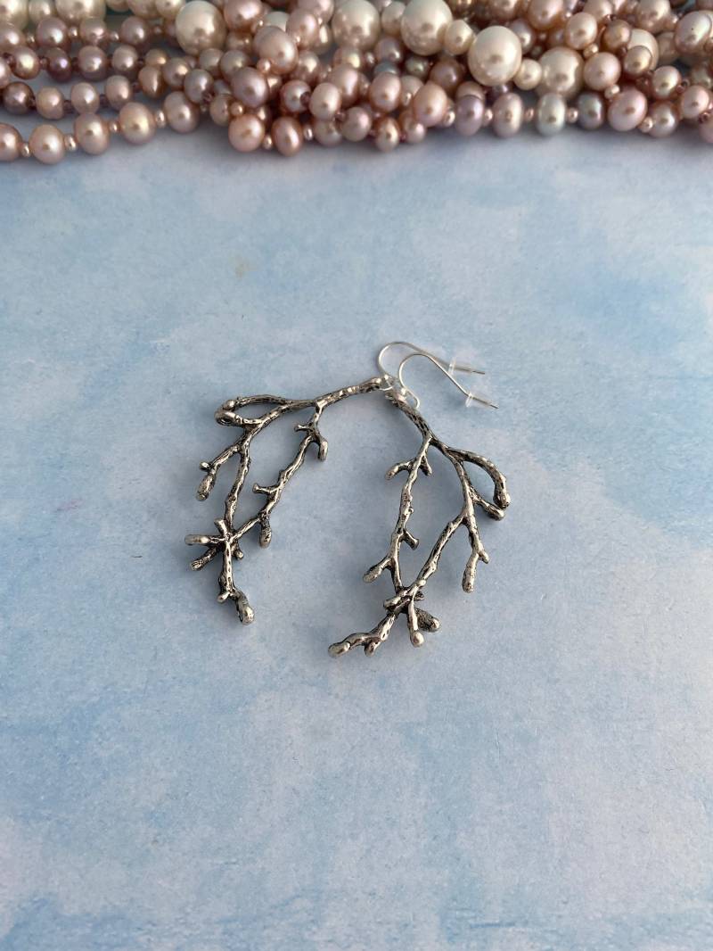 Lange Zweig Ohrringe Antike Bronze Oder Silber, Wald Boho Schmuck Herbst Accessoire Lange Zweig Ohrringe Antike Bronze Oder Silber, Wald Boho Schmuck Herbst Accessoire von TalinaStudio