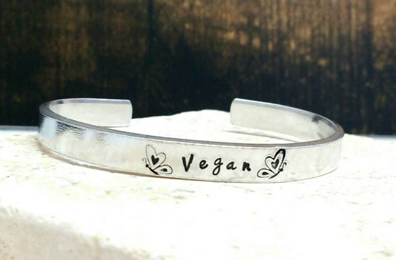 Hübsches Veganes Manschette Armband Hübsches Veganes Manschette Armband von TalismanKind