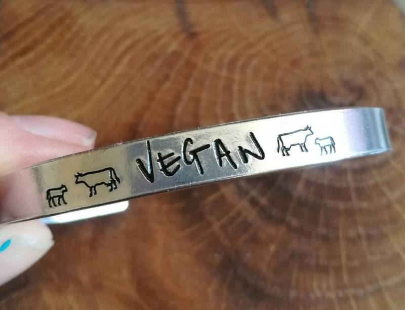 Veganes Armband Aus Kuh Und Kalb - Verstellbar Handgestempelt Aluminium, Kupfer, Messing Oder 925Er Silber von TalismanKind
