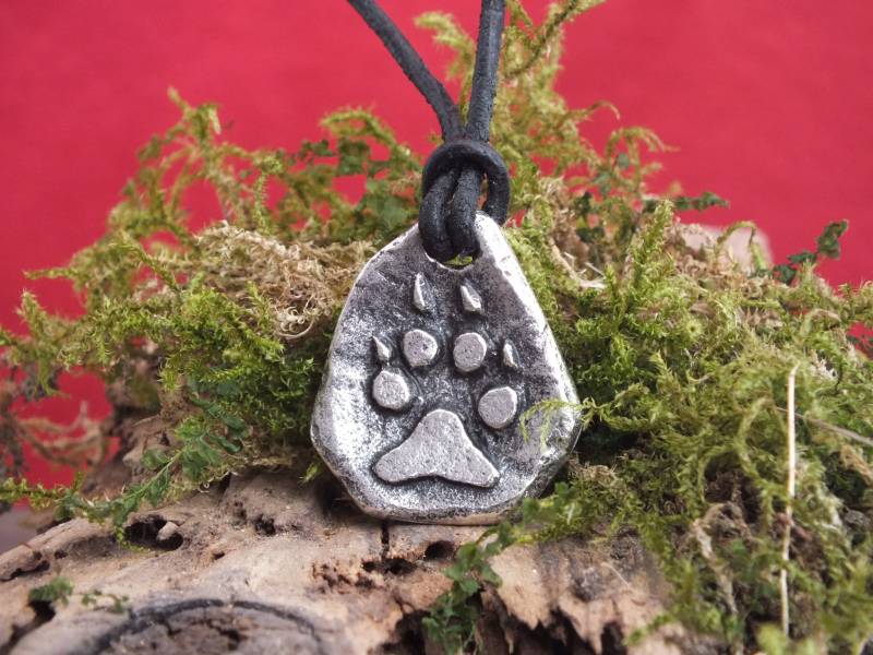 Wolfspfote Footprint Wolf Wolfspfote Footprint Wolf von Talismanufaktur
