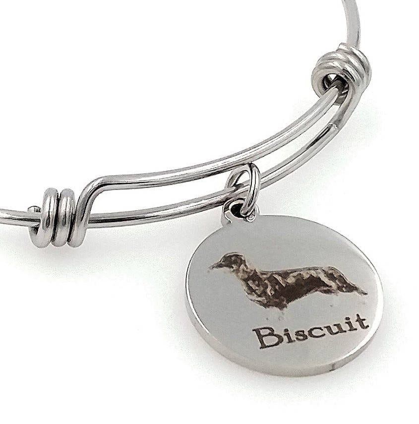 Dackel Graviert Erweiterbar Personalisierte Armreif von TalkToThePaws