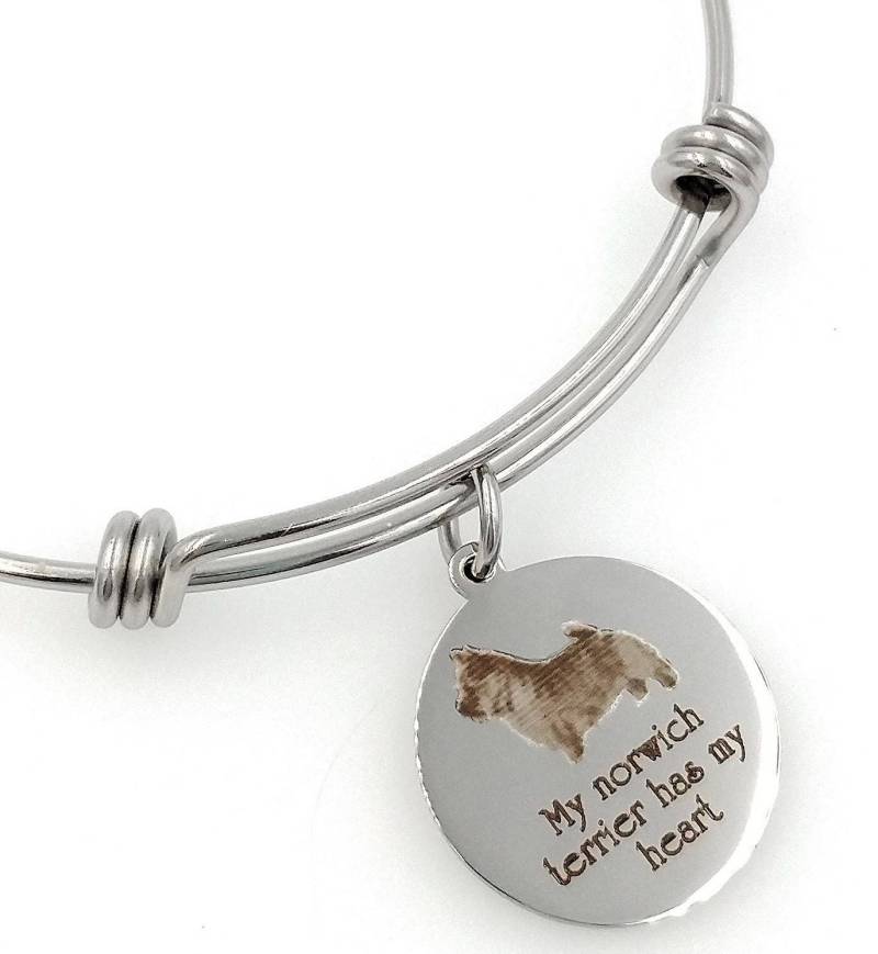 My Norwich Terrier Has Heart Engraved Expandable Armreif, Hund von TalkToThePaws