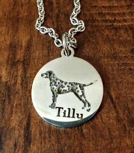 Zierliche Dalmatiner Oder Any Breed Gravierte Personalisierte Halskette von TalkToThePaws
