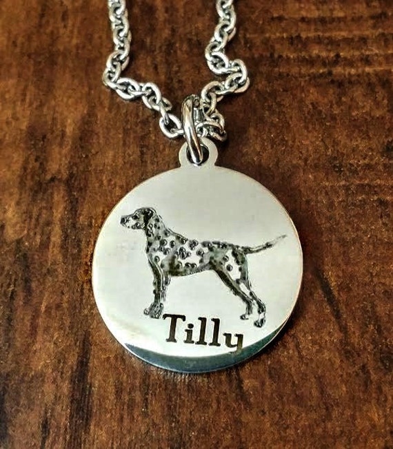 Zierliche Dalmatiner Oder Any Breed Gravierte Personalisierte Halskette von TalkToThePaws