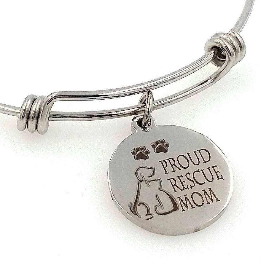 stolze Rettungsmutter Gravierte Erweiterbare Personalisierte Armreif, Rettungskatze, Rettungshund von TalkToThePaws