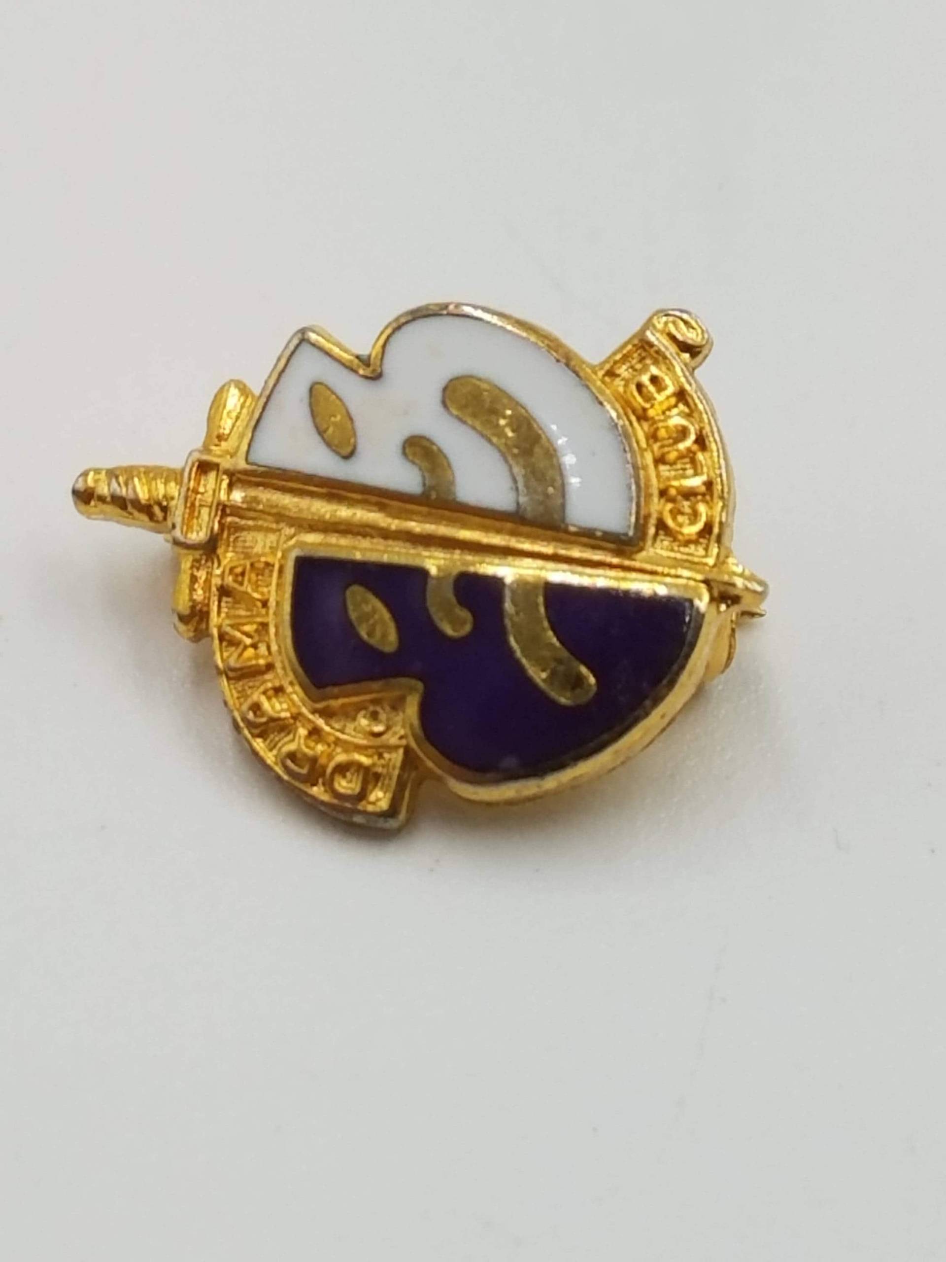 Drama Club Pin Emaille Blau Weiß Gold 1/2 "x 1/2" Sammlerstück von TalkingDogsVintage
