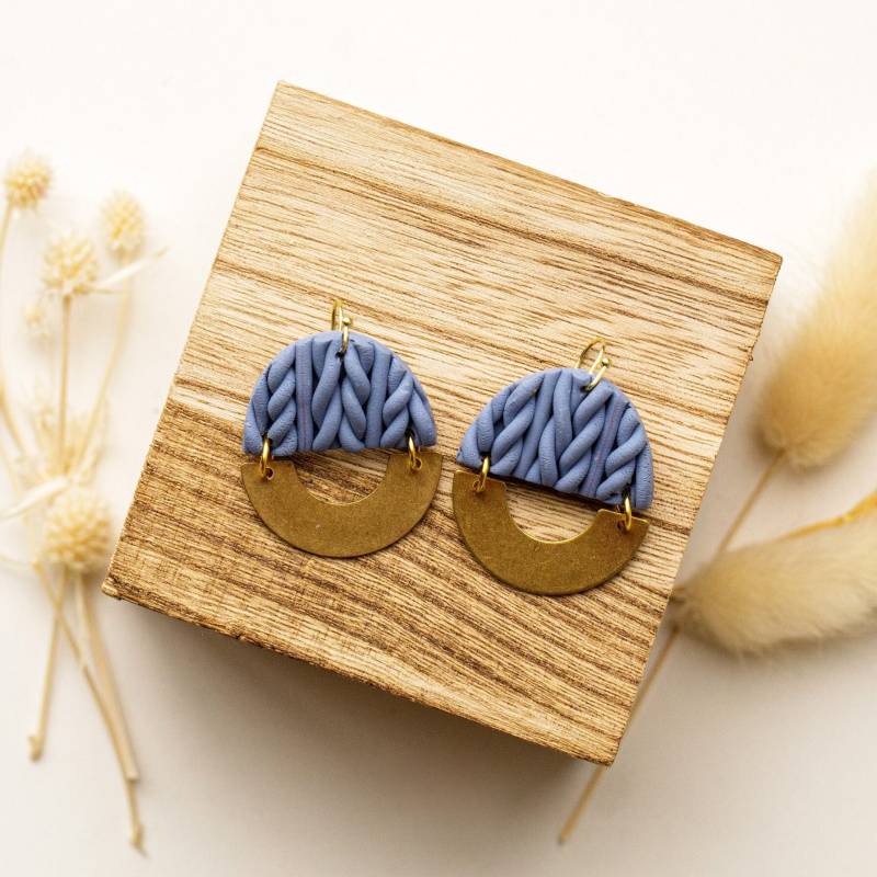 Blaue Strickohrringe Aus Polymer Clay 18K Gold, Handgemacht Blaue Strickohrringe Aus Polymer Clay 18K Gold, Handgemacht von TalkingThyme