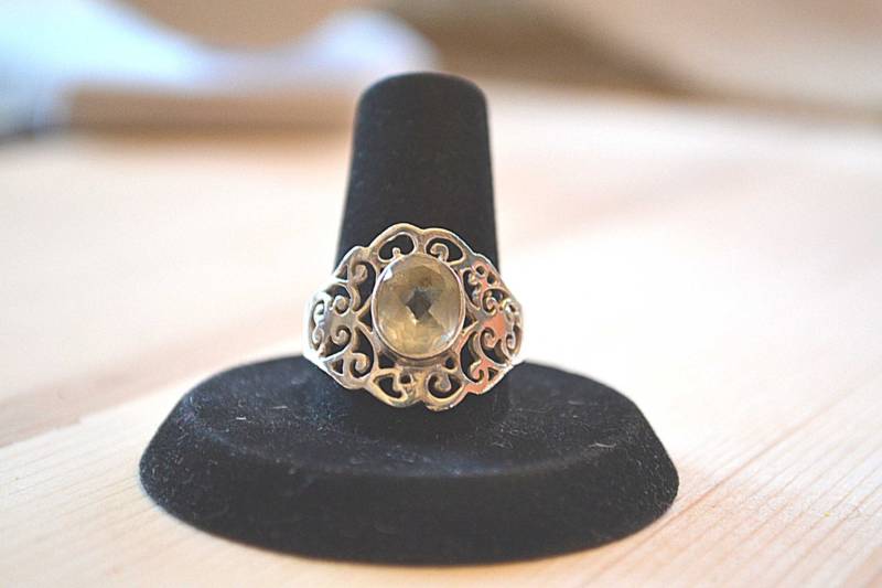 Quarz Ring, Sterling Silber Filigrane Vintage Ring Größe 8 Quarz Ring, Sterling Silber Filigrane Vintage Ring Größe 8 von TalkoftheTown