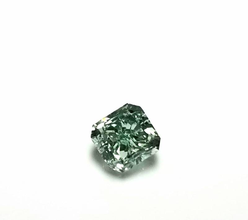 Echte 0.34Ct Natürliche Lose Fancy Grün Top Farbe Diamant Gia Vs2 Strahlende Form von TaloreDiamonds
