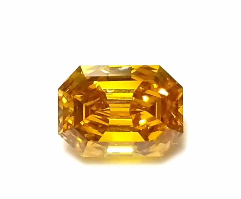 Zimi Diamant - 0.55Ct Natur Lose Fancy Lebendig Gelb Orange Gia Smaragd Si1 von TaloreDiamonds