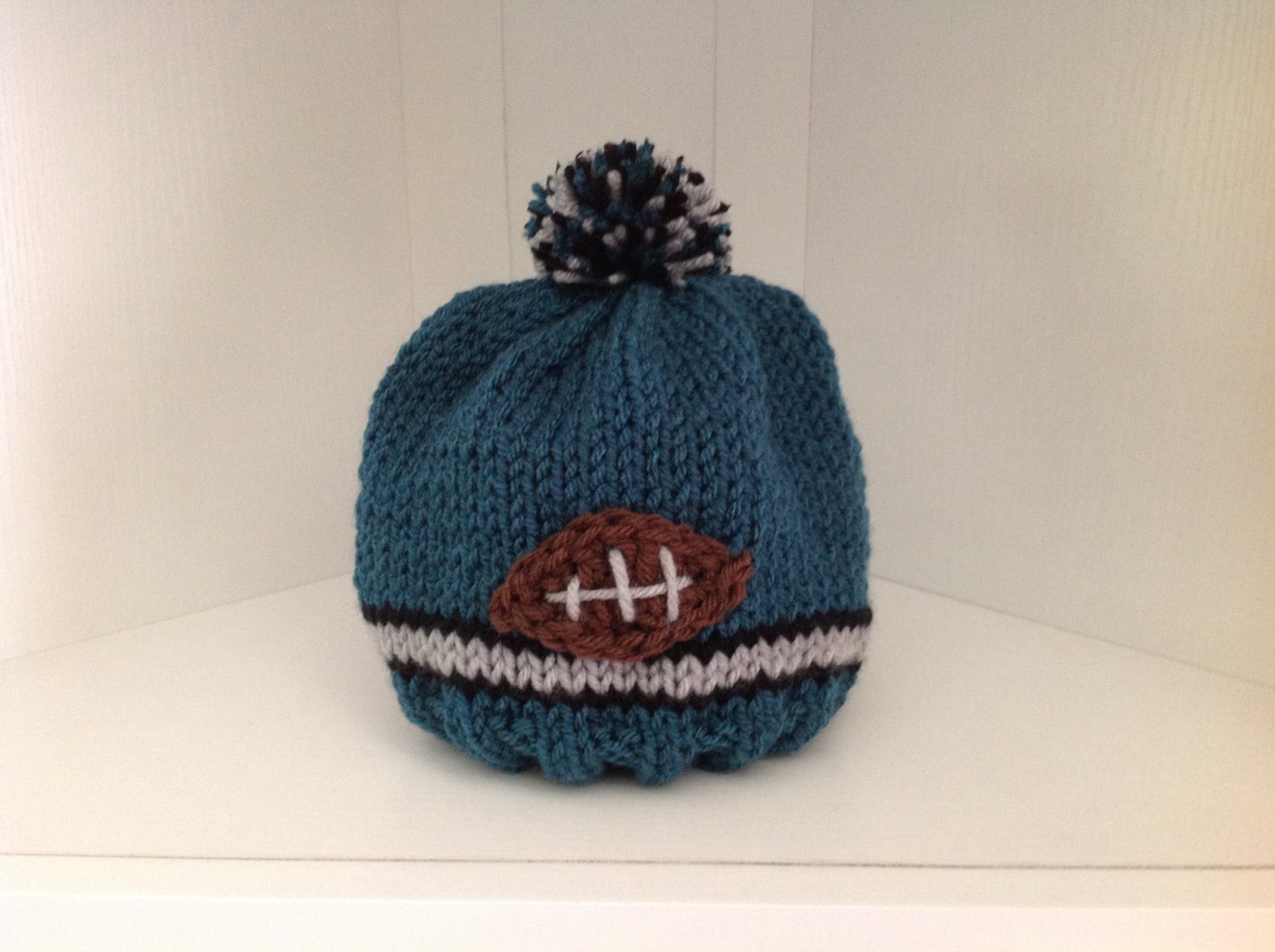 Babymütze Für Fußball-Fans - Benutzerdefinierte Farben von TalulaCrafts