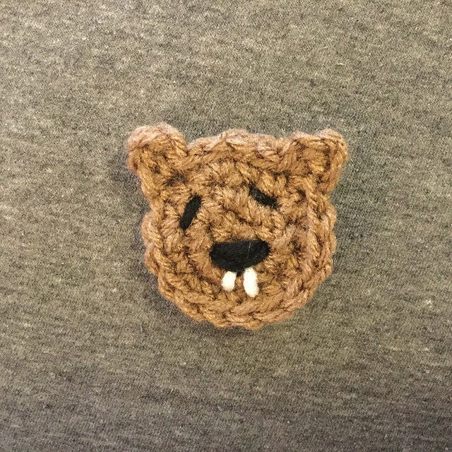 Kleine Murmeltier-Pin von TalulaCrafts