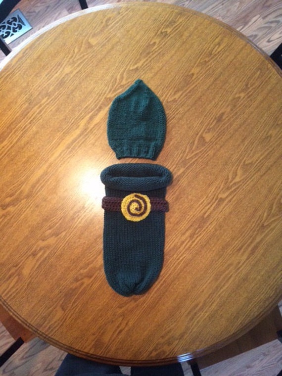 Niedlich Und Kuschelig - Renaissance Babykostüm Häkelmütze Cocoon-Sack von TalulaCrafts