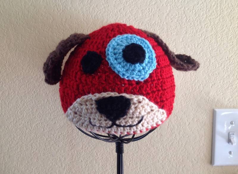 Süßer Welpe Hundehut in Rot, Blau, Braun von TalulaCrafts