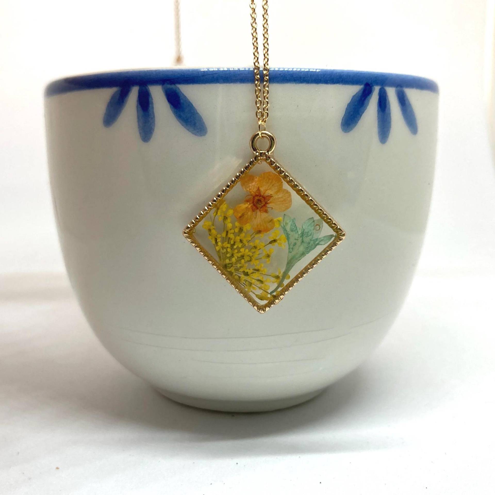 Gepresste Blumen Halskette von Talwerke