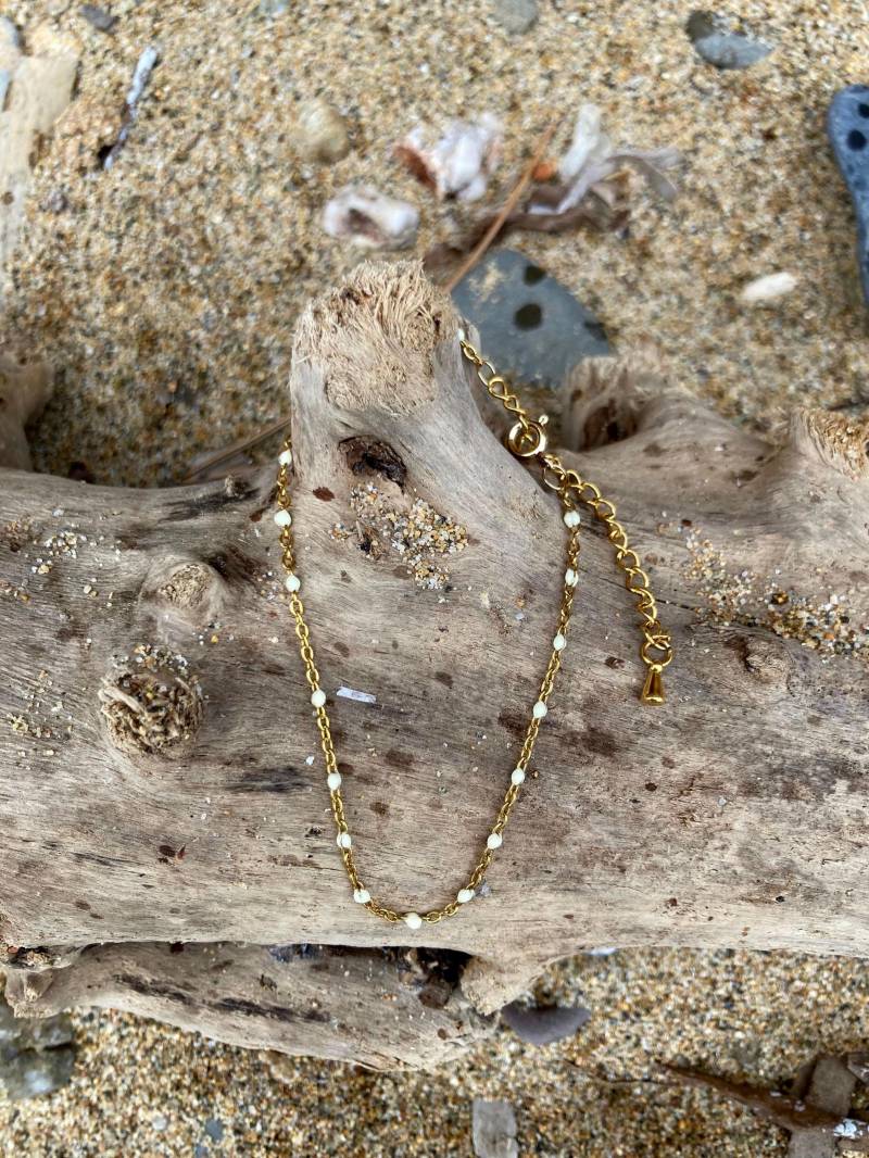 Fußkettchen Gold Mit Weiße Perlen Für Den Sommer, Satelliten von Talwerke