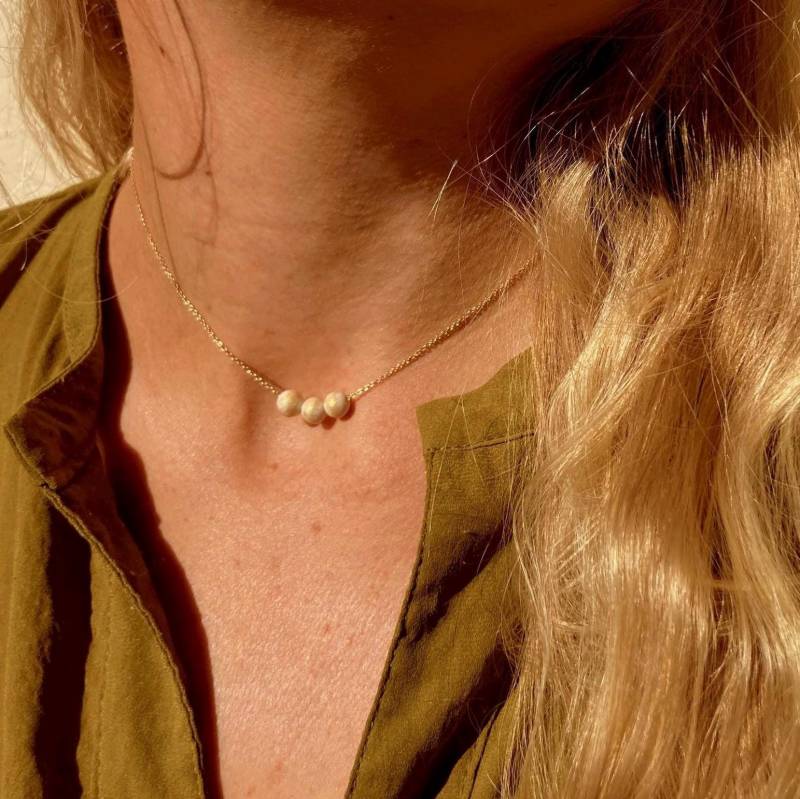 Goldene Kette Mit Perlen Beige-Gold von Talwerke