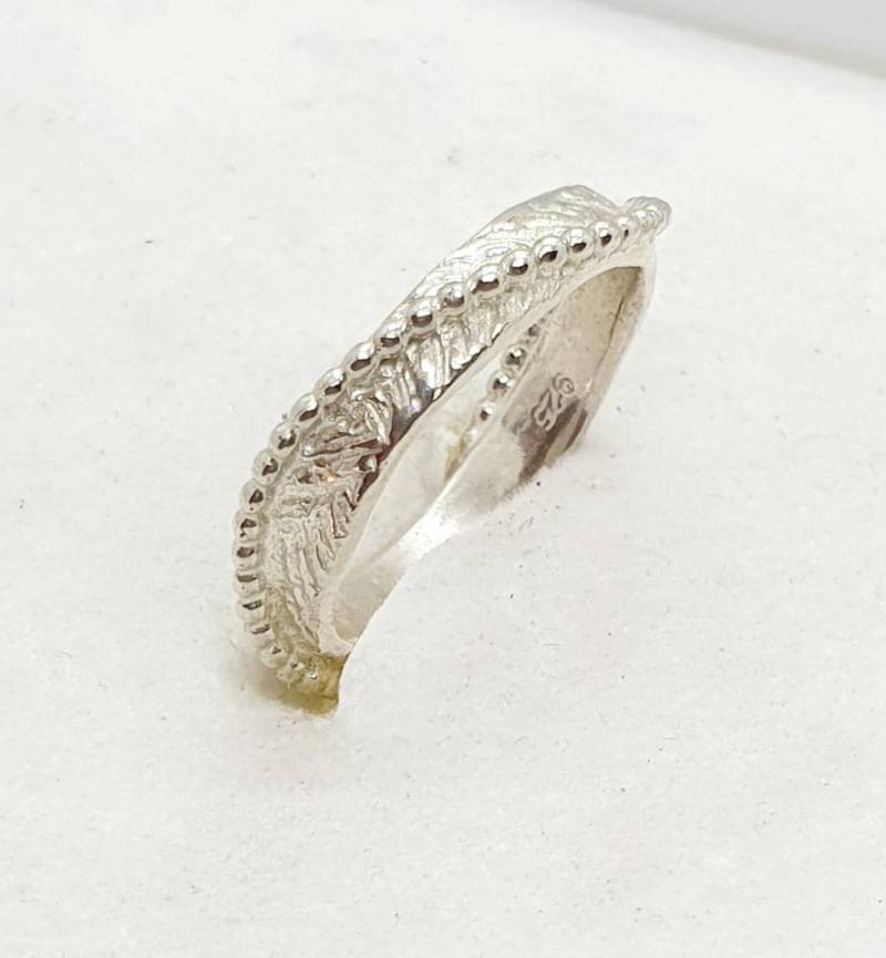 925 Sterling Silber Ehering Band Handgemachte Artisan Handarbeit Gemacht Einzigartige Textur Männer Frauen Unisex Größe 9 von TalyaHarelJewelry