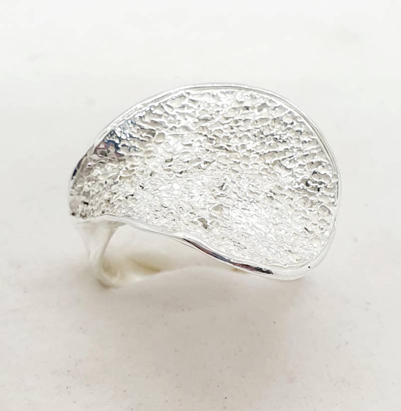 925 Sterling Silber Ring Handgefertigt Artisan Skulpturierten Crafted Einzigartige Textur Frauen Größe 7 von TalyaHarelJewelry