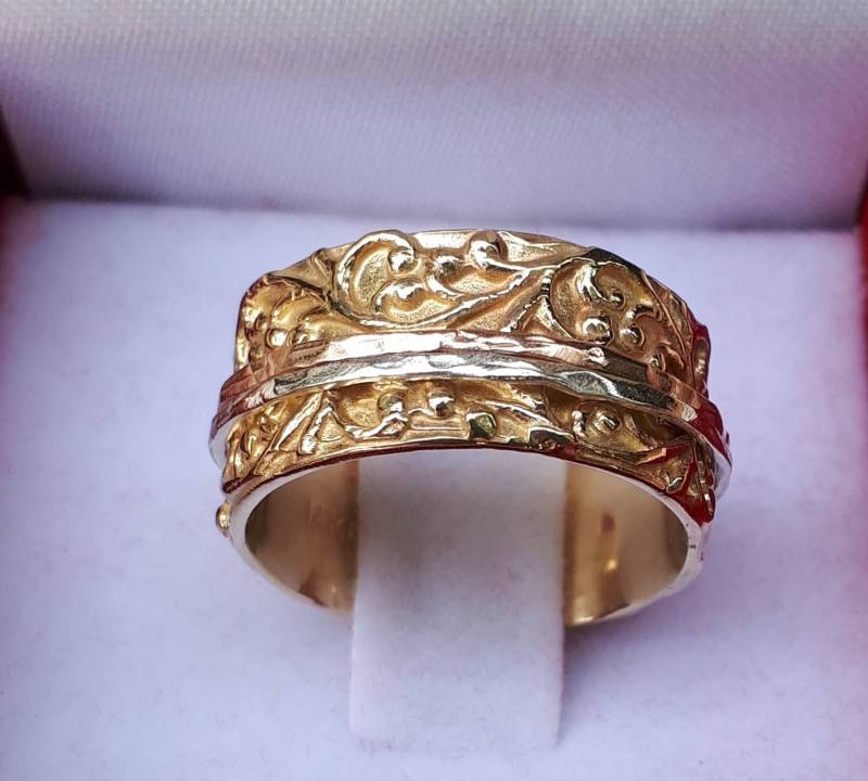 Handgemachte Gold Spinner Ring Breiter Strukturierter Mischmetall Fidget Ring von TalyaHarelJewelry