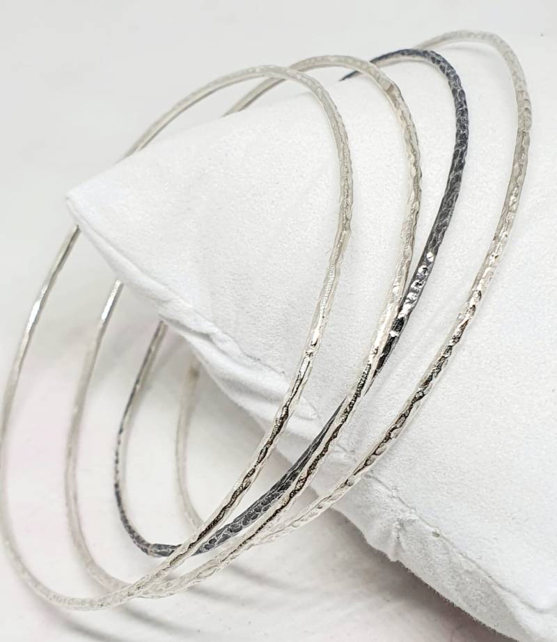 Stapelbare Silber Armband, Sterling Armreif, Stapeln 925, Handgefertigte Vier Dünnen Armband von TalyaHarelJewelry