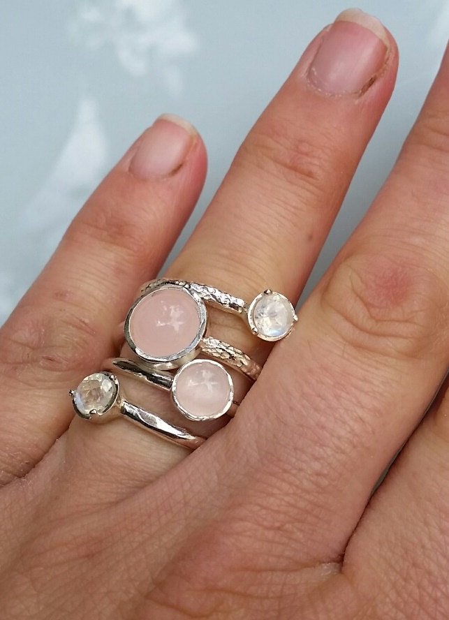 sterling Silber 925 Spiral Ring Edelsteine Rosenquarz Mondstein Handgefertigt von TalyaHarelJewelry