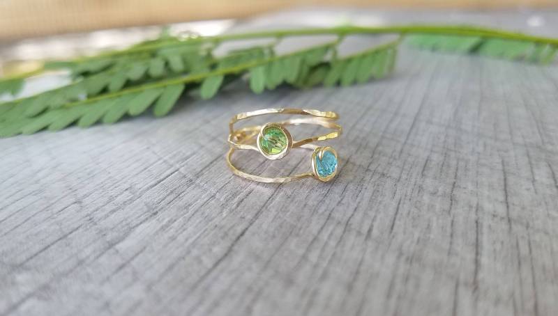 Statement Ring, Türkis Stapeln Einfache Dezember August Birthstone 14K Gold Filled, Edelstein Blautopas, Peridot Ring von TalyanaDesign