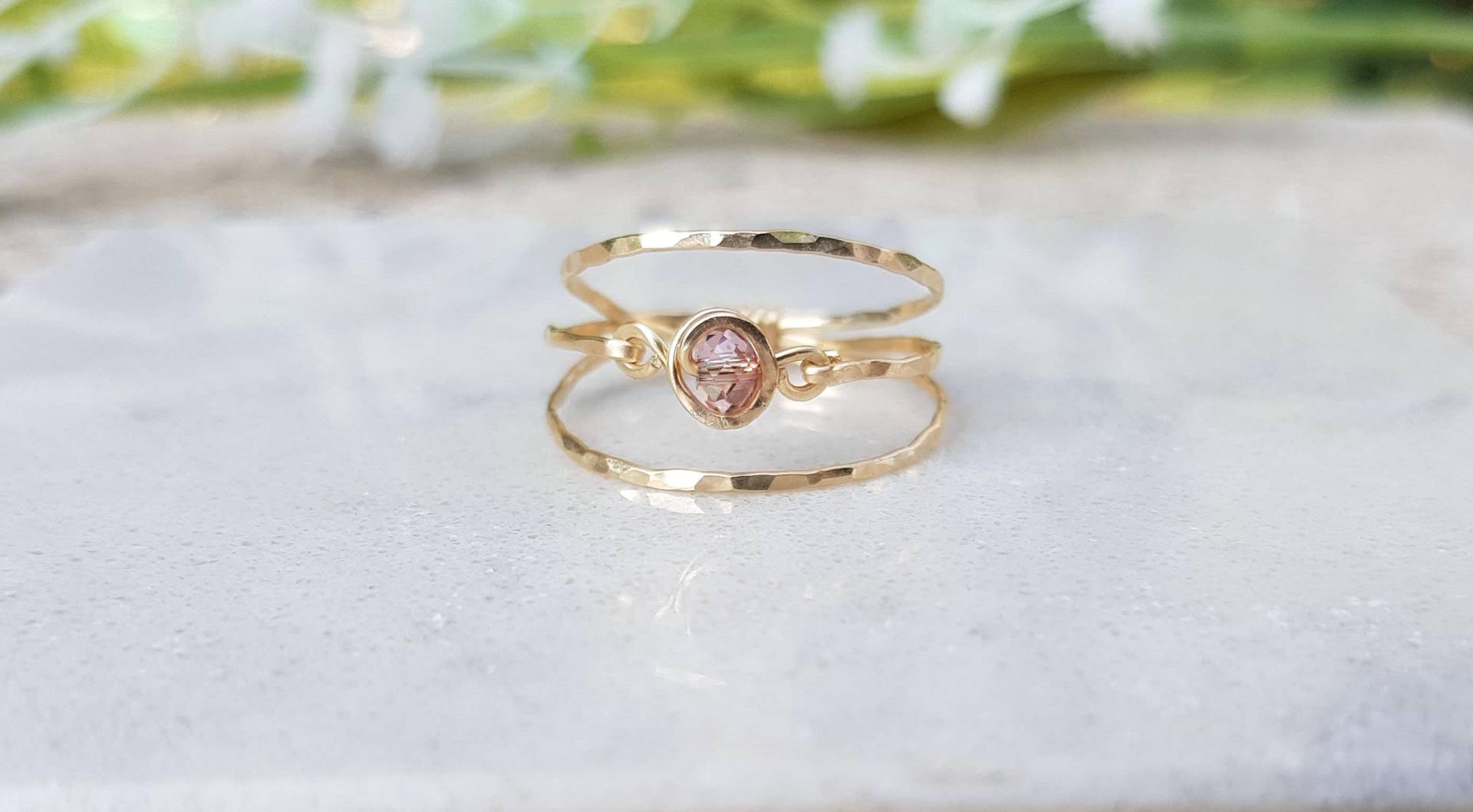 Turmalin Ring, Natürlicher Rosa 14K Gold Draht Gewickelt Zierliche Edelstein-Ring, Ring von TalyanaDesign