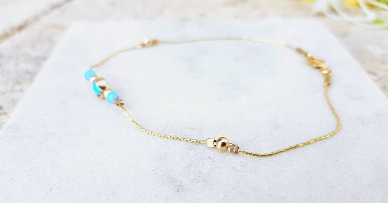 Zierliches Fußkettchen, 14K Gold Blauer Opal Perle Anklet Schmuck, Fußkettchen Armband, Strand von TalyanaDesign