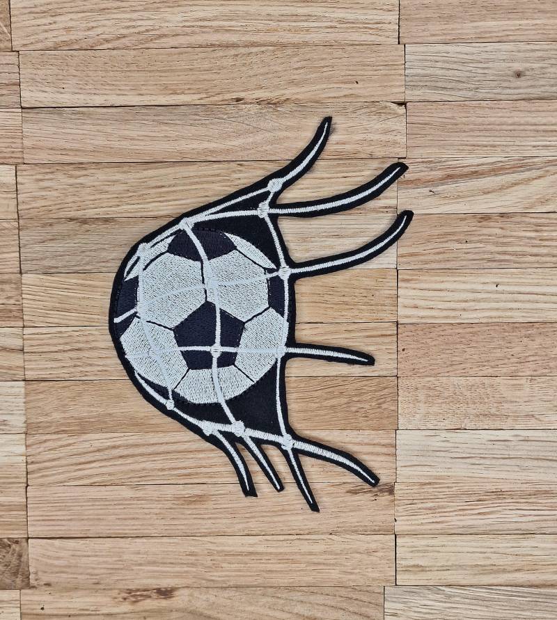 Fußball Im Netzl Schwarz | Soccer Ball Black Patch Applikation Zum Aufnähen Und Aufbügeln Stickapplikation von TamaluHandmadeForYou
