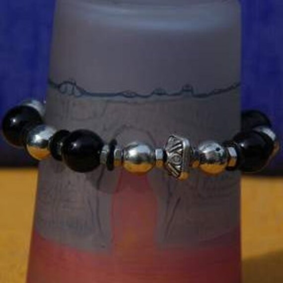 Armband Edelstahl Onyx Schwarz Tibetsilber Chic Elegant Zierlich Dare To Wear Funky Innovativ Industriell Modern Armband Edelstahl Onyx Schwarz Tibetsilber Chic Elegant Zierlich Dare To Wear Funky Innovativ Industriell Modern von TamaraCyprus