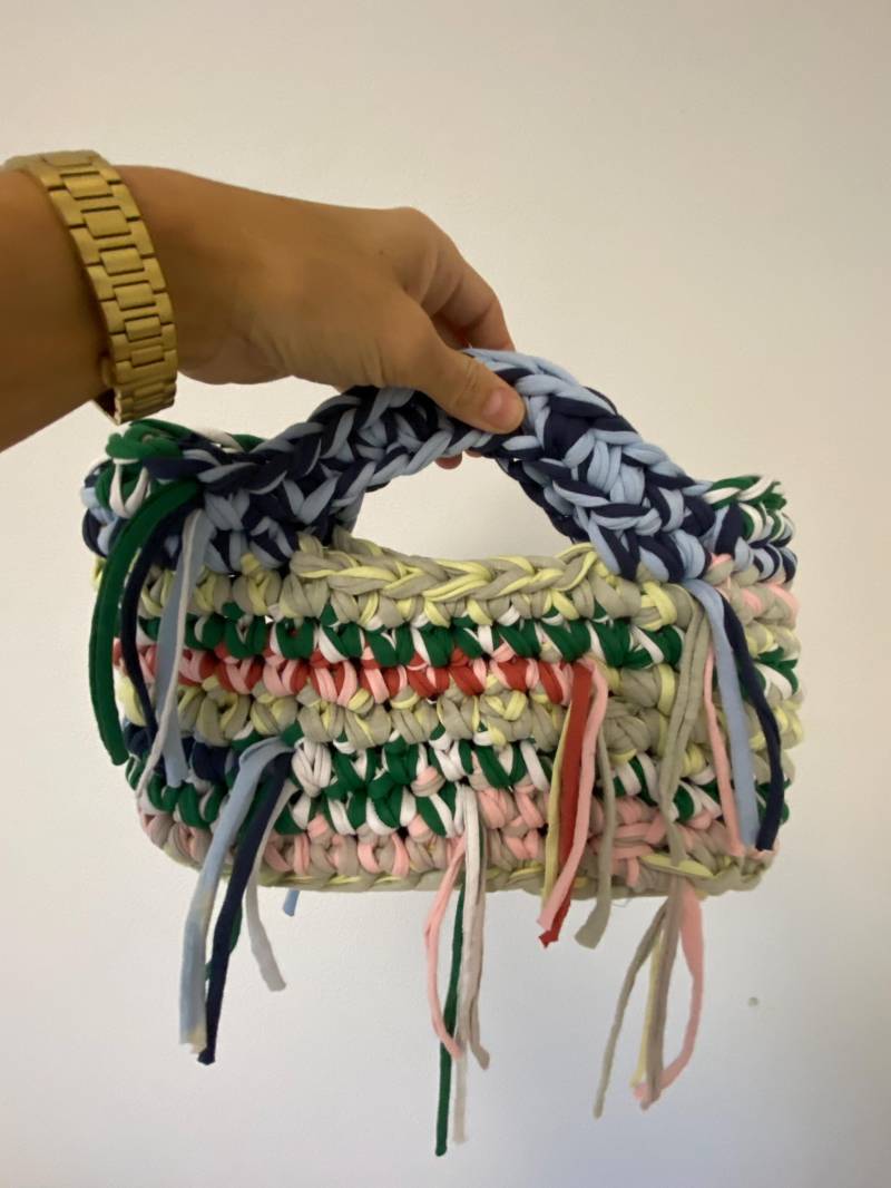 Häkeltasche Crochetbag Tasche Fransen Hooked Zpaggetti T-Shirt Garn von TamboThings