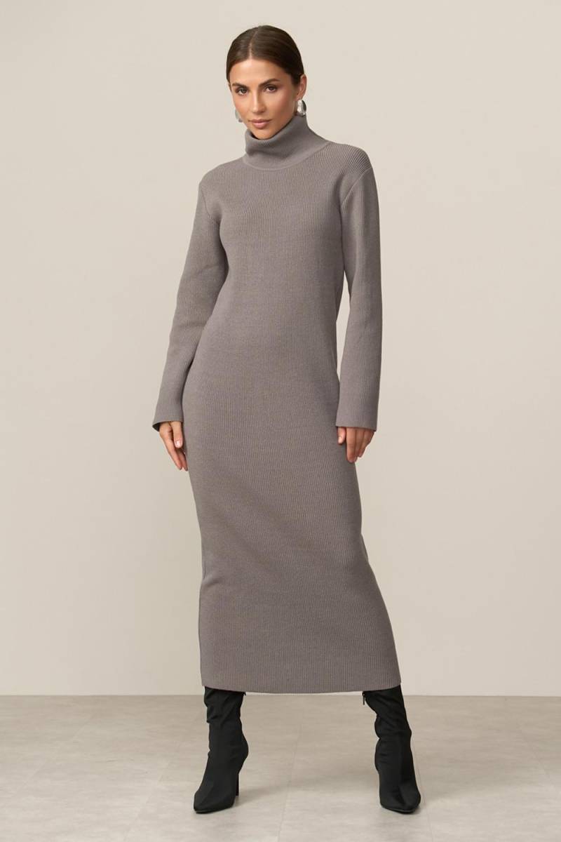 Langer Gerippter Rollkragenpullover Aus Dickem Winterstrick von TamiMore