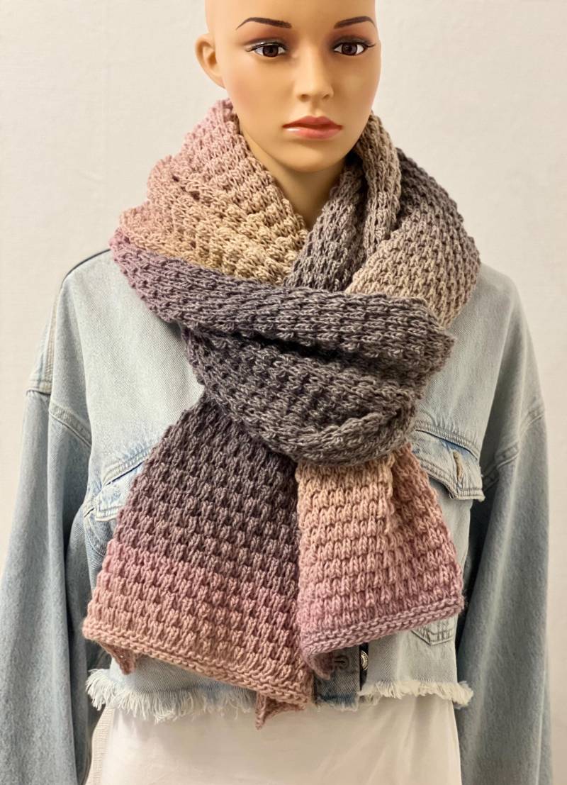 Gestrickter Streifenschal Für Damen. Wollschal Gestrickt Wolle Mehrfarbig. Strickschal Damen Rosa. Schal Handgestrickt Sand von TammisWool