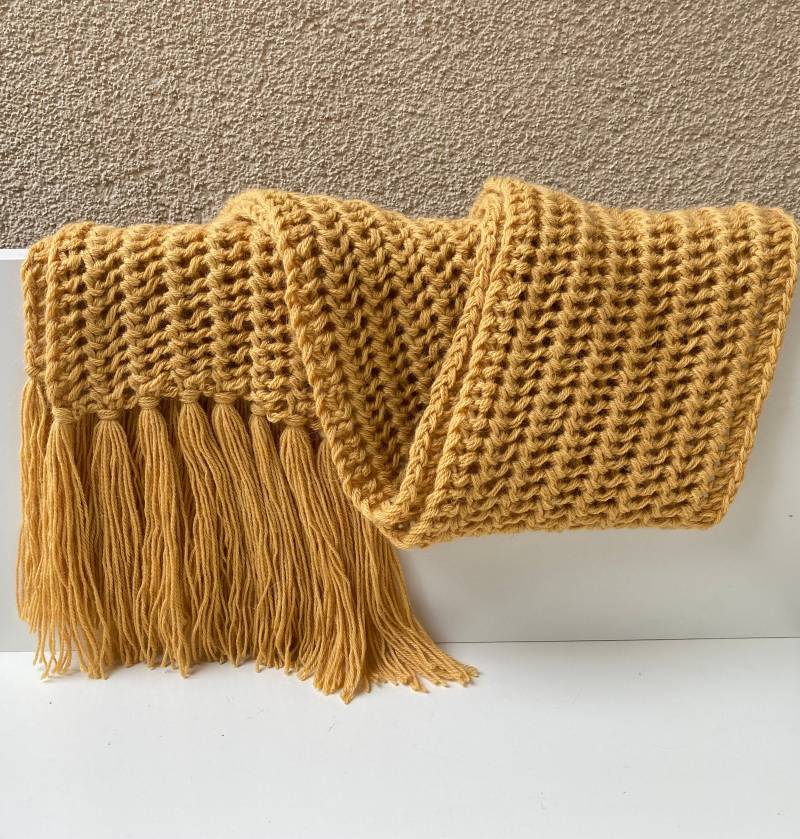 Schal Damen Alpaka Handgestrickt. Langer Strickschal Mit Ajourmuster. Wollschal Gestrickt Senfgelb. Gestrickter Fransen von TammisWool