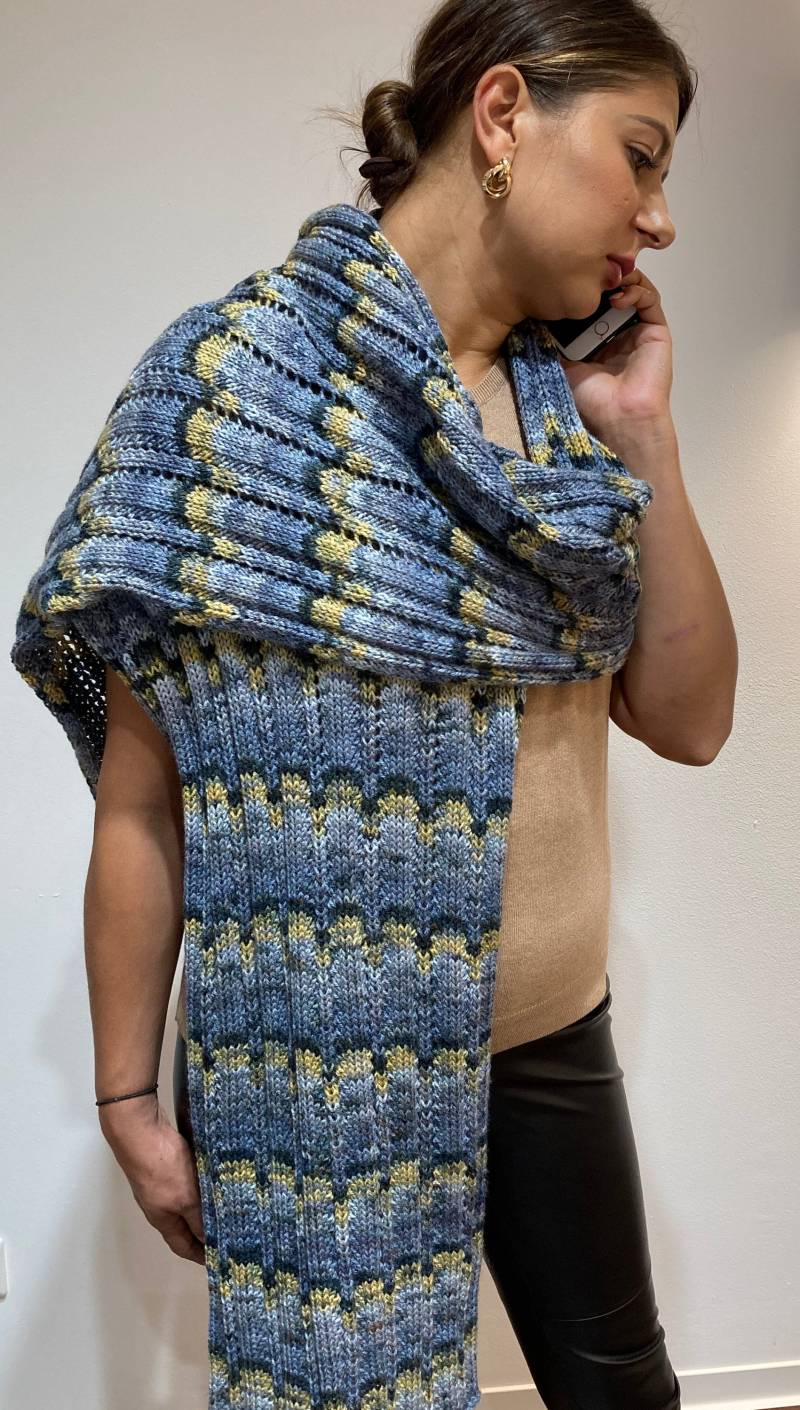 Schal Damen Handgestrickt. Gestrickter Wollschal Zackenmuster. Von Missoni Inspirierter Bunte Strickschal. Handgestrickter Vegan Grau von TammisWool