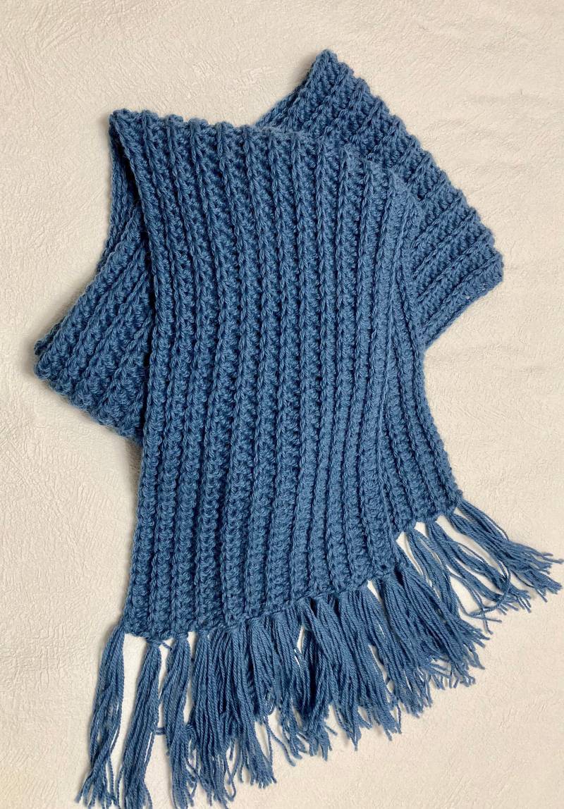 Schal Gestrickt Alpaka Für Herren Und Damen Jeansblau. Strickschal Alpaka. Gestrickter Wollschal Herren. Langer Fransenschal Azurblau von TammisWool