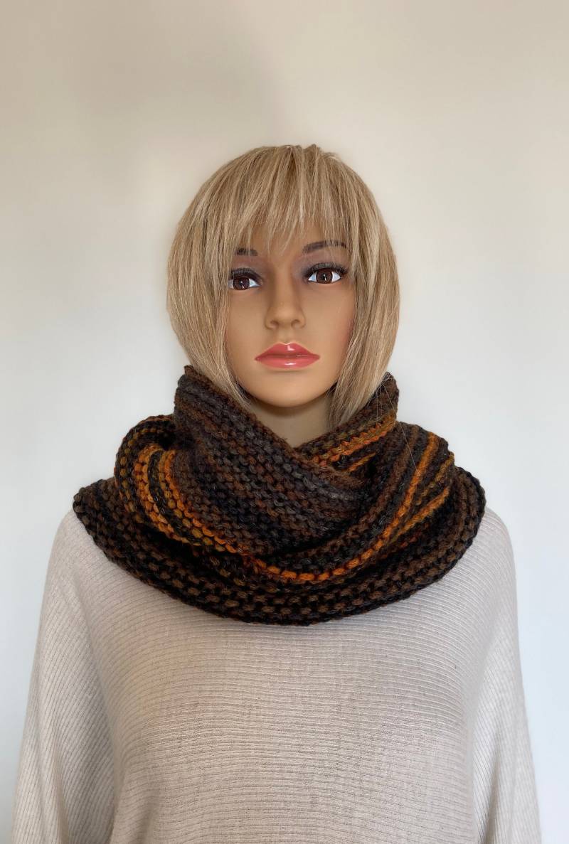 Strickschal Merinowolle Bunt. Loop Gestrickt Mit Streifen. Schal Handgestrickt Für Herren Und Damen. Wollschal Schwarz. Rundschal von TammisWool
