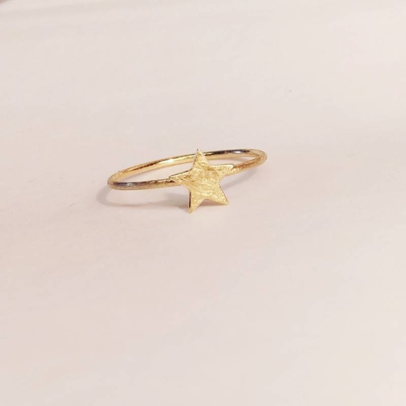 Hübsche Stern Goldring Mit Zarten Band Hübsche Stern Goldring Mit Zarten Band von TammyBradleyDesigns