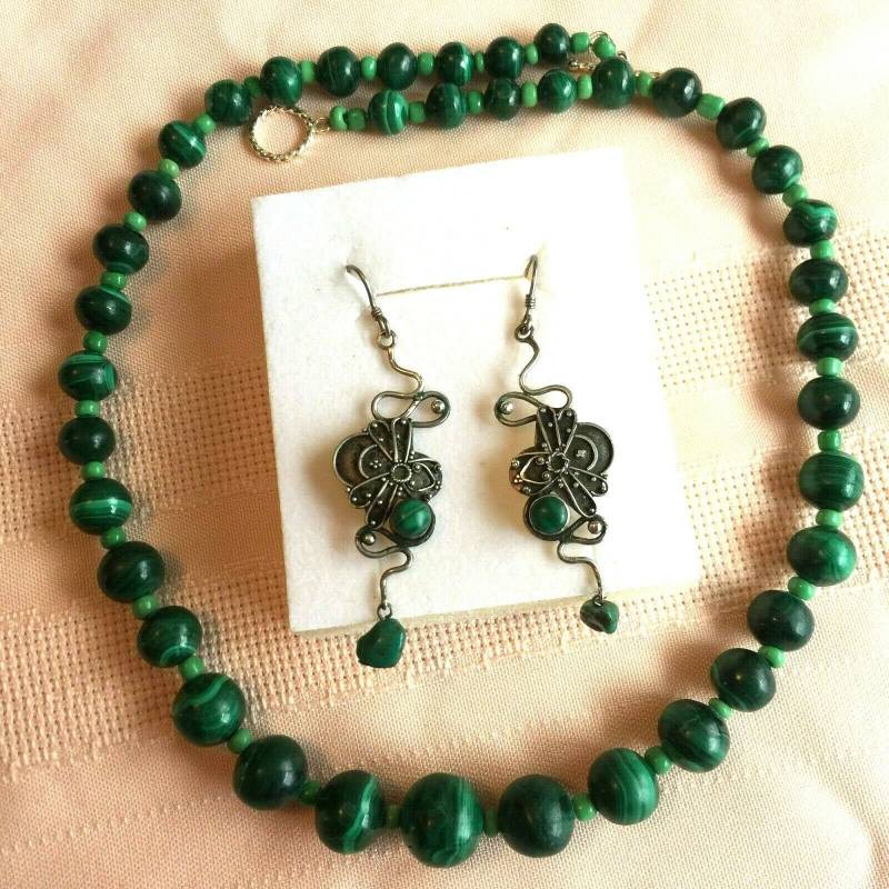 Set Aus 3 Stück Malachit Halslos Und Sterling Silber Tropfen Hänger Set Aus 3 Stück Malachit Halslos Und Sterling Silber Tropfen Hänger von TamserCo