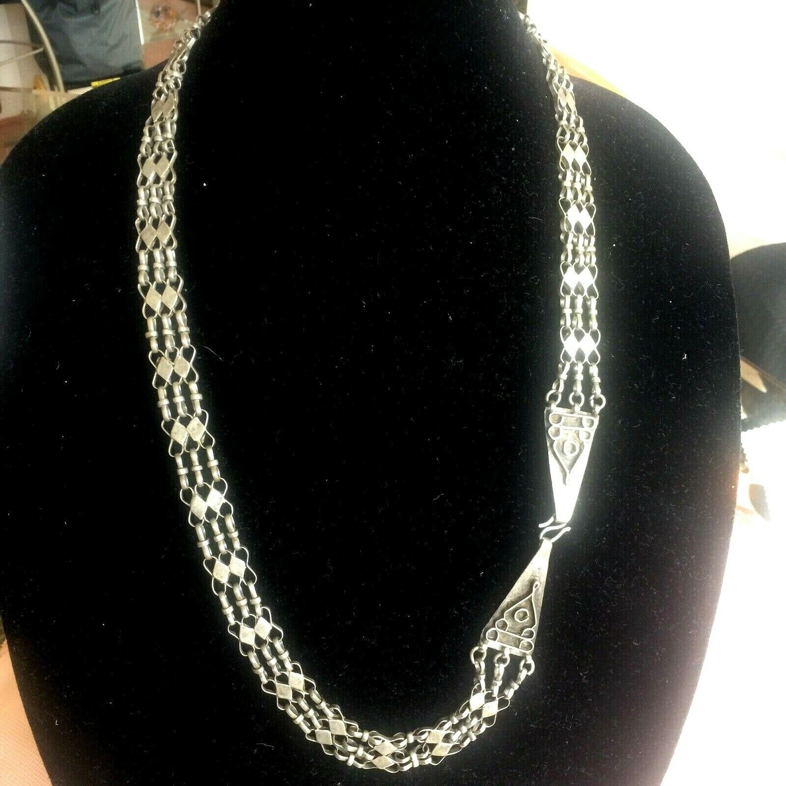 Vtg Tibet Silber Kette 64 cm Vtg Tibet Silber Kette 64 cm von TamserCo