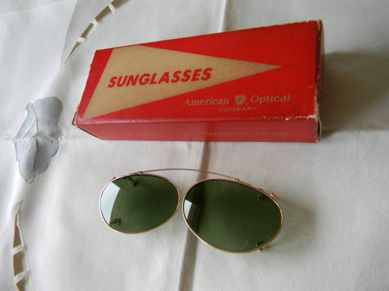 Vintage American Optisch Aviator Clip-On-Sonnenbrille Calobar Grüne Gläser, 1960Er Jahre Nos von Tamtasvintage