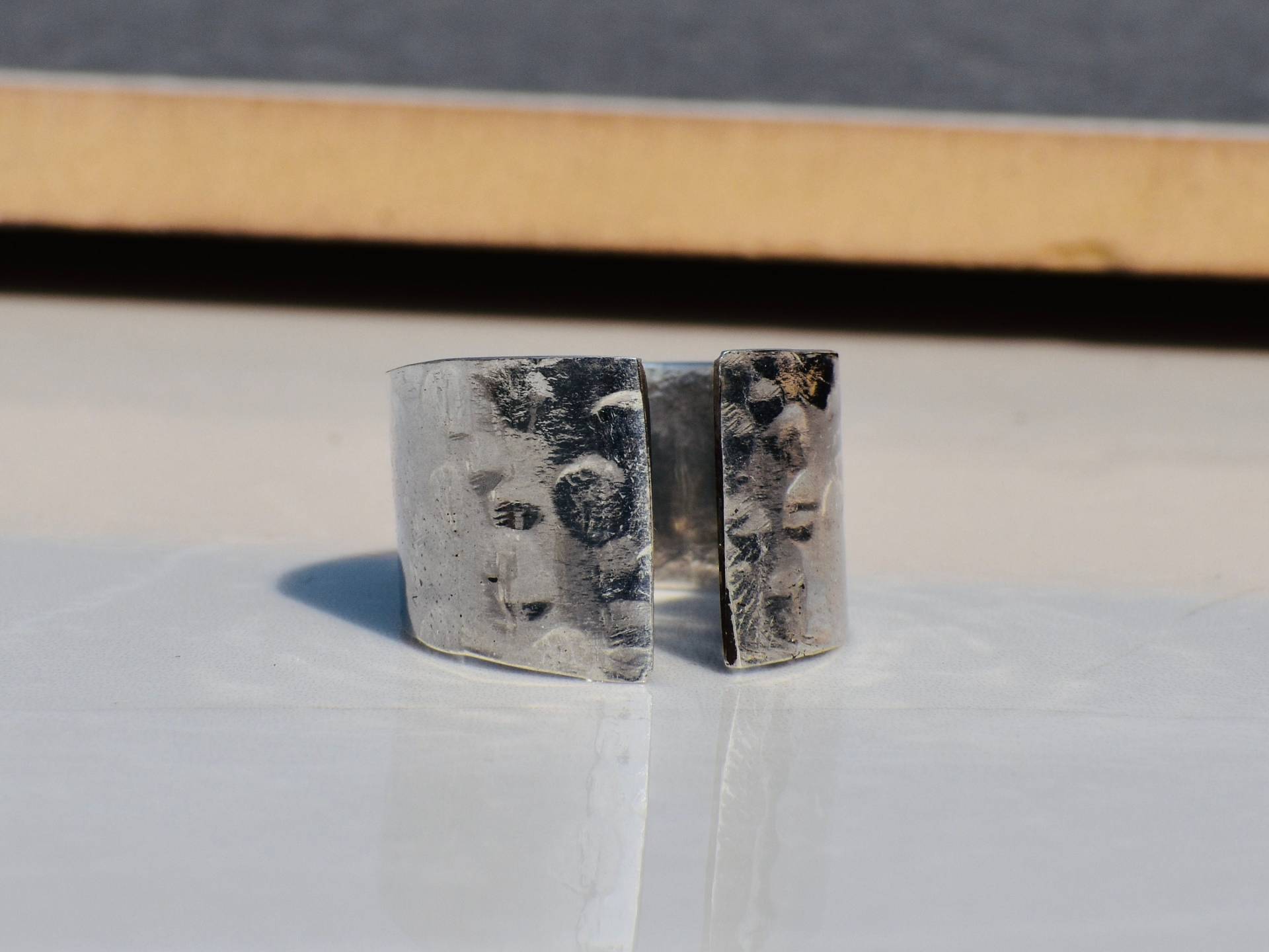 Gehämmerter Band Ring, 925Er Sterling Silber, Verstellbarer Ring, Offener Gehämmerter Silber Strukturierter Geschenk Gehämmerter Band Ring, 925Er Sterling Silber, Verstellbarer Ring, Offener Gehämmerter Silber Strukturierter Geschenk von TanaBanaJewelry