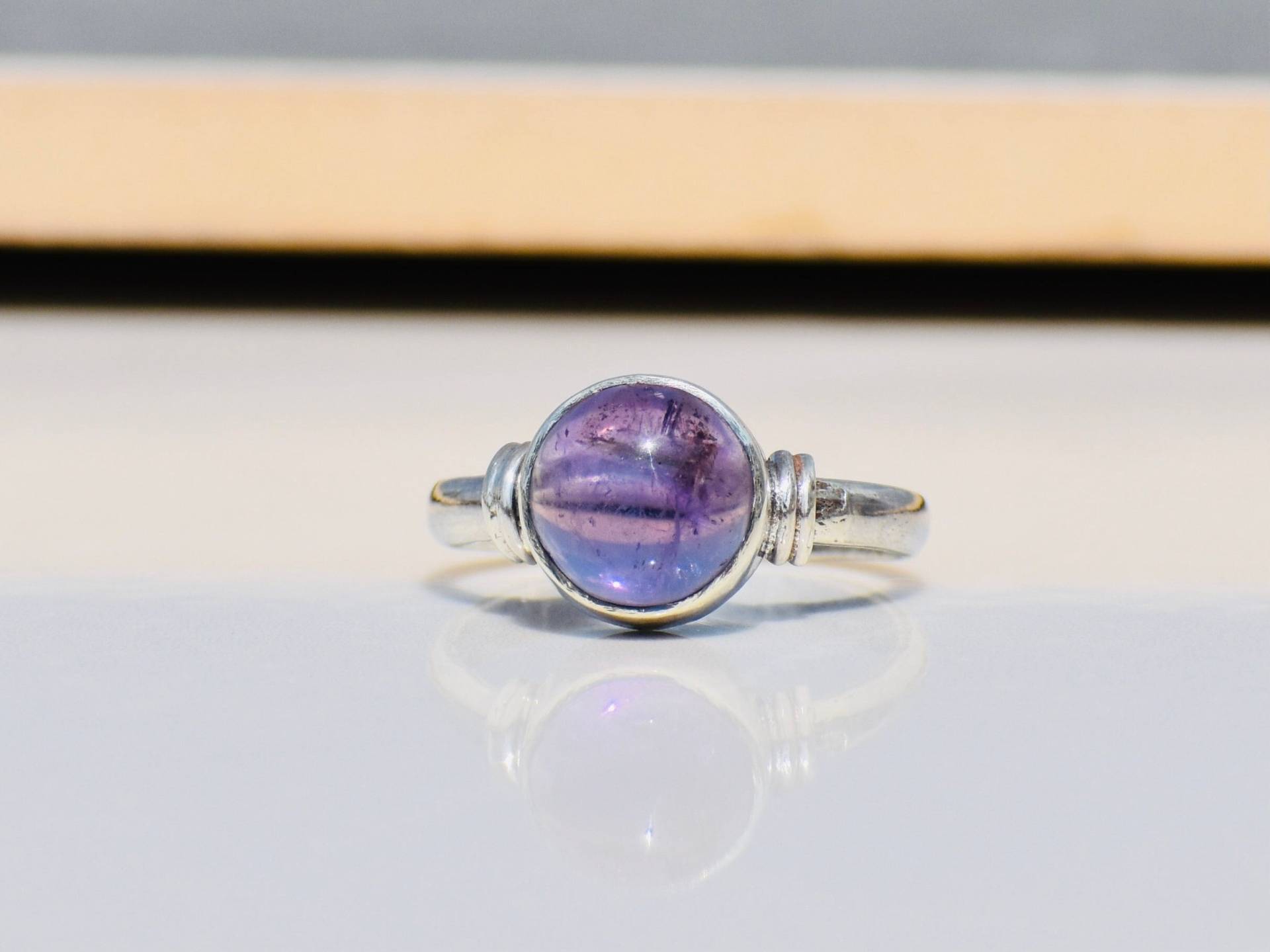 Natürlicher Amethyst Ring, 925 Sterling Silber Februar Birthstone, Edelstein, Schmuck, Einfacher Frauen Ring von TanaBanaJewelry