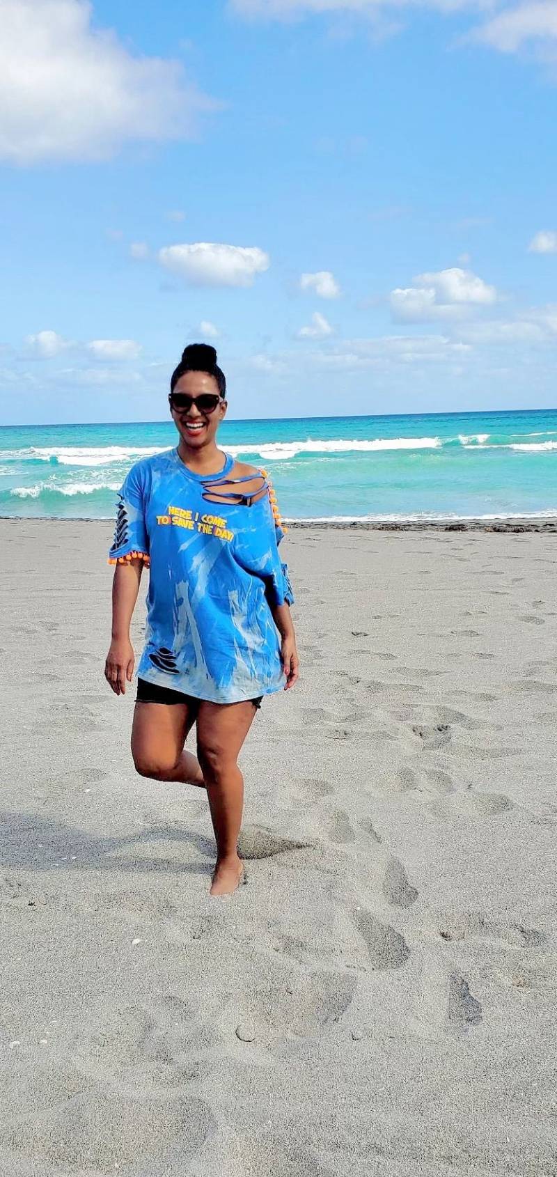 Gebleichtes Und Distressed Bommelborte Unikat Blauer Baumwoll-T-Shirt/Save The Day Einheitsgröße Für Alle Größen Small Bis Xl von Tanamashop