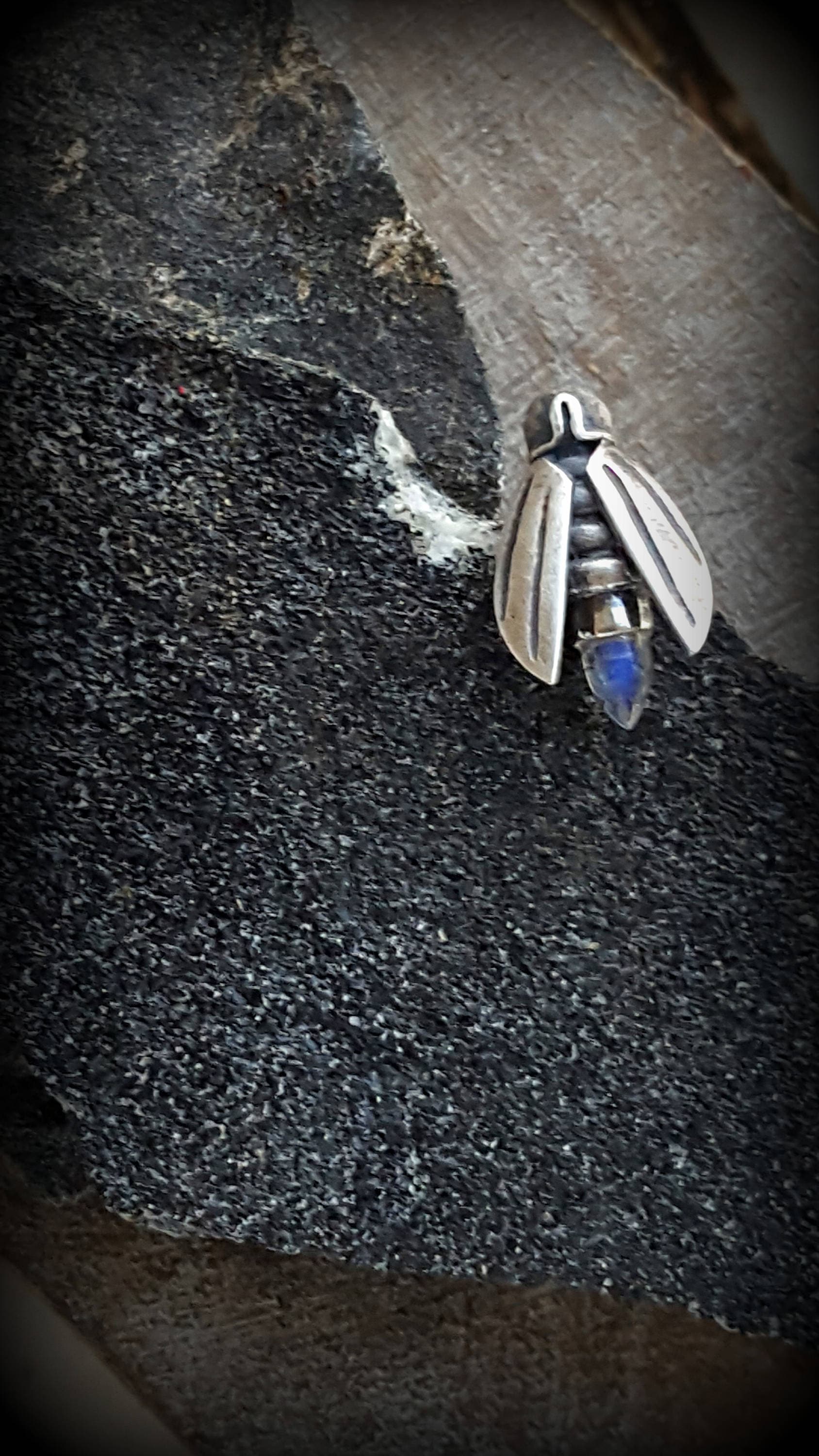 Mondstein Firefly Pin, Sterling Anstecknadel, Tie Tac, Insekt Herren Schmuck, Unisex Silber Mondstein Firefly Pin, Sterling Anstecknadel, Tie Tac, Insekt Herren Schmuck, Unisex Silber von TandBrie