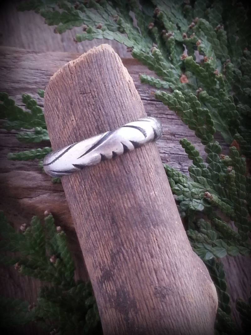 Sterling Bandring, Dicker Silberring, Geschnitzter Unisex Ring, Moderner Silber Oxidiertes Sterling, Herren-Ss-Ring, Damen-Ss-Ring von TandBrie