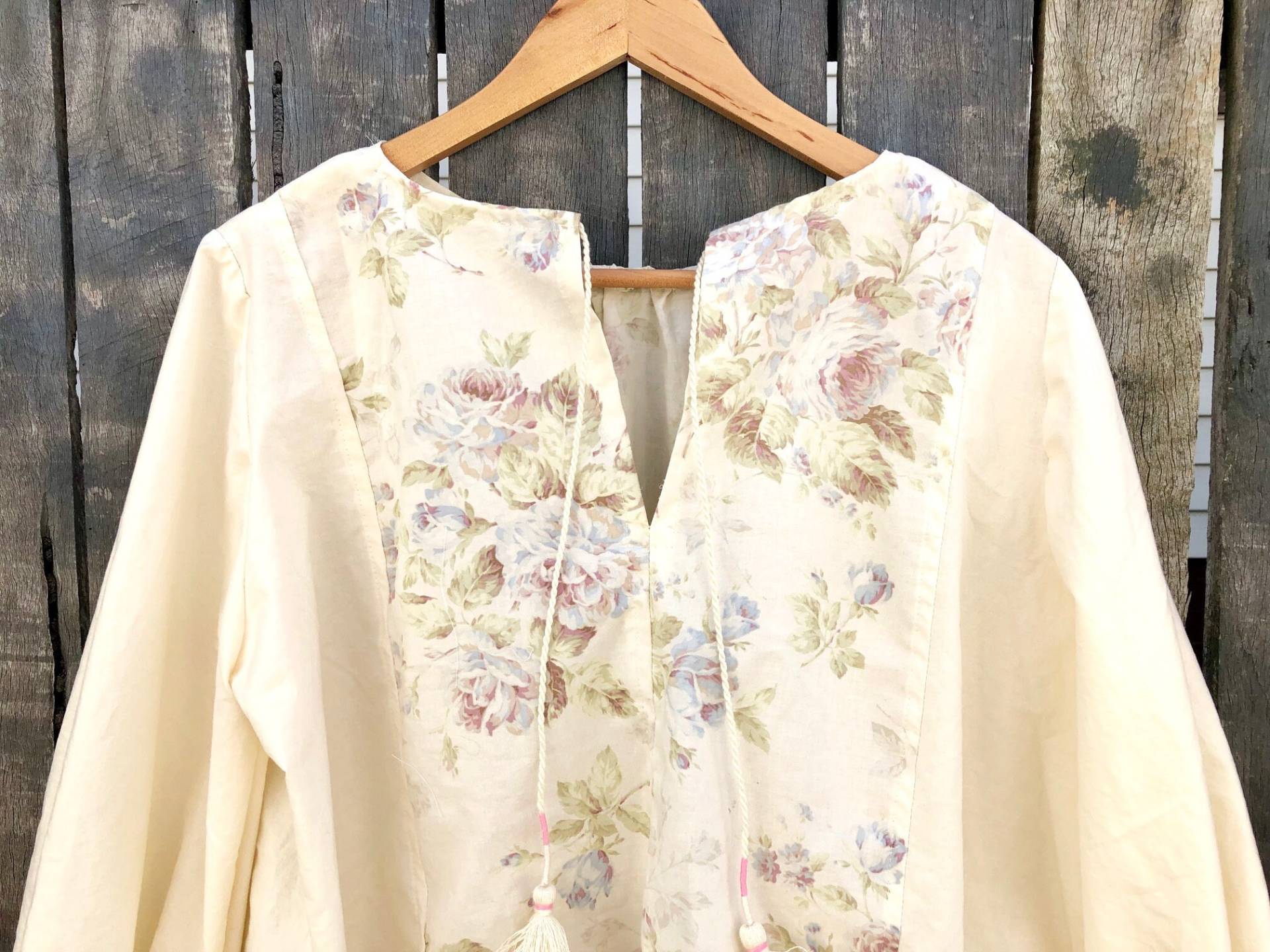 Floral Creme Baumwolle Freie Größe Bluse Weiter Passform Eine Passt Den Meisten Frei Boho Floral Creme Baumwolle Freie Größe Bluse Weiter Passform Eine Passt Den Meisten Frei Boho von TaneCloth