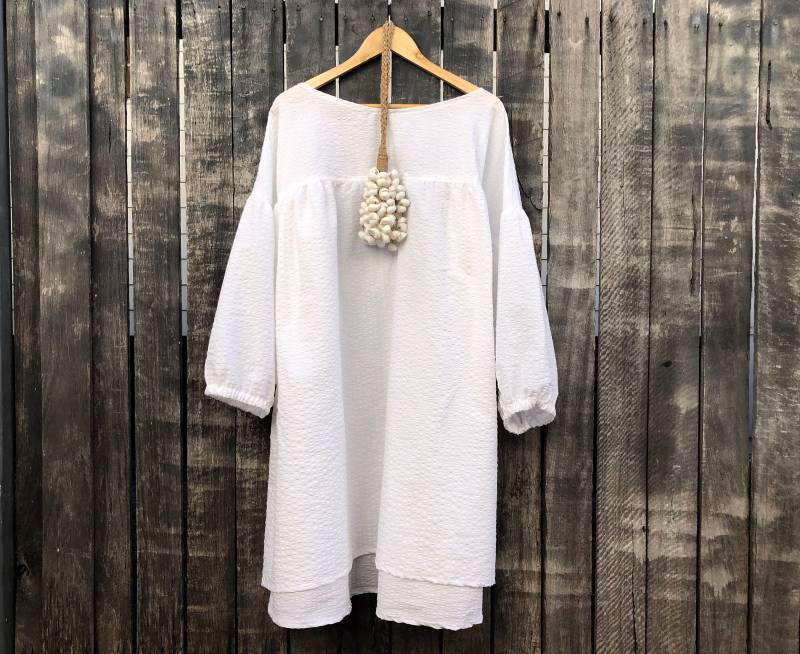 Wunderschön Gestreckte Linen Cotton Prairie Dress Blouse Mit Seiten-Gathers Breite Passform Eine Größe Passt Die Meisten Wunderschön Gestreckte Linen Cotton Prairie Dress Blouse Mit Seiten-Gathers Breite Passform Eine Größe Passt Die Meisten von TaneCloth